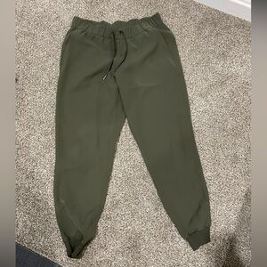 On the fly olive colored jogger, size 10, lululemon